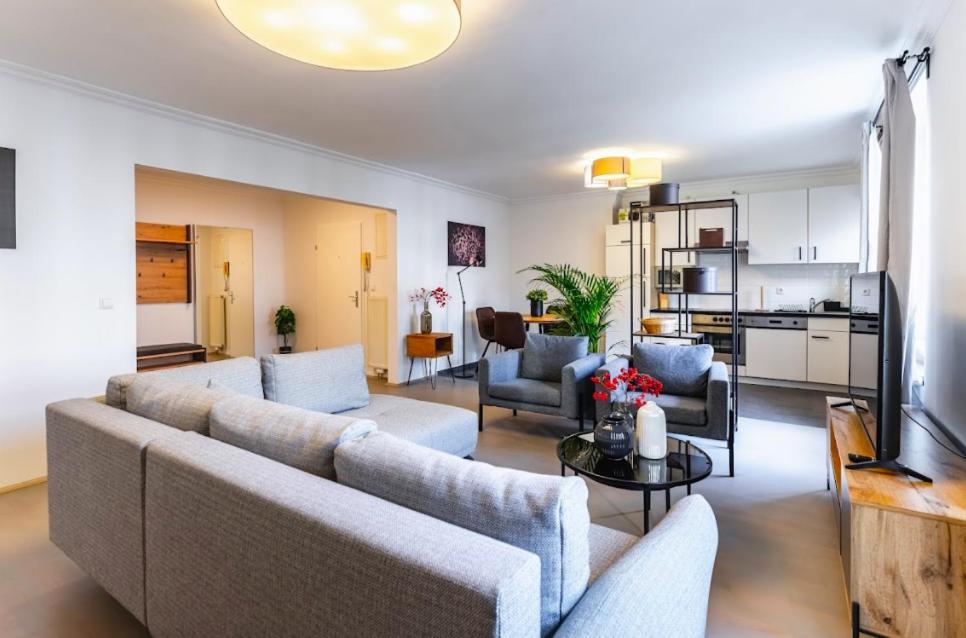 Experience Central Vienna From A Stylish And Modern Apartment Luaran gambar